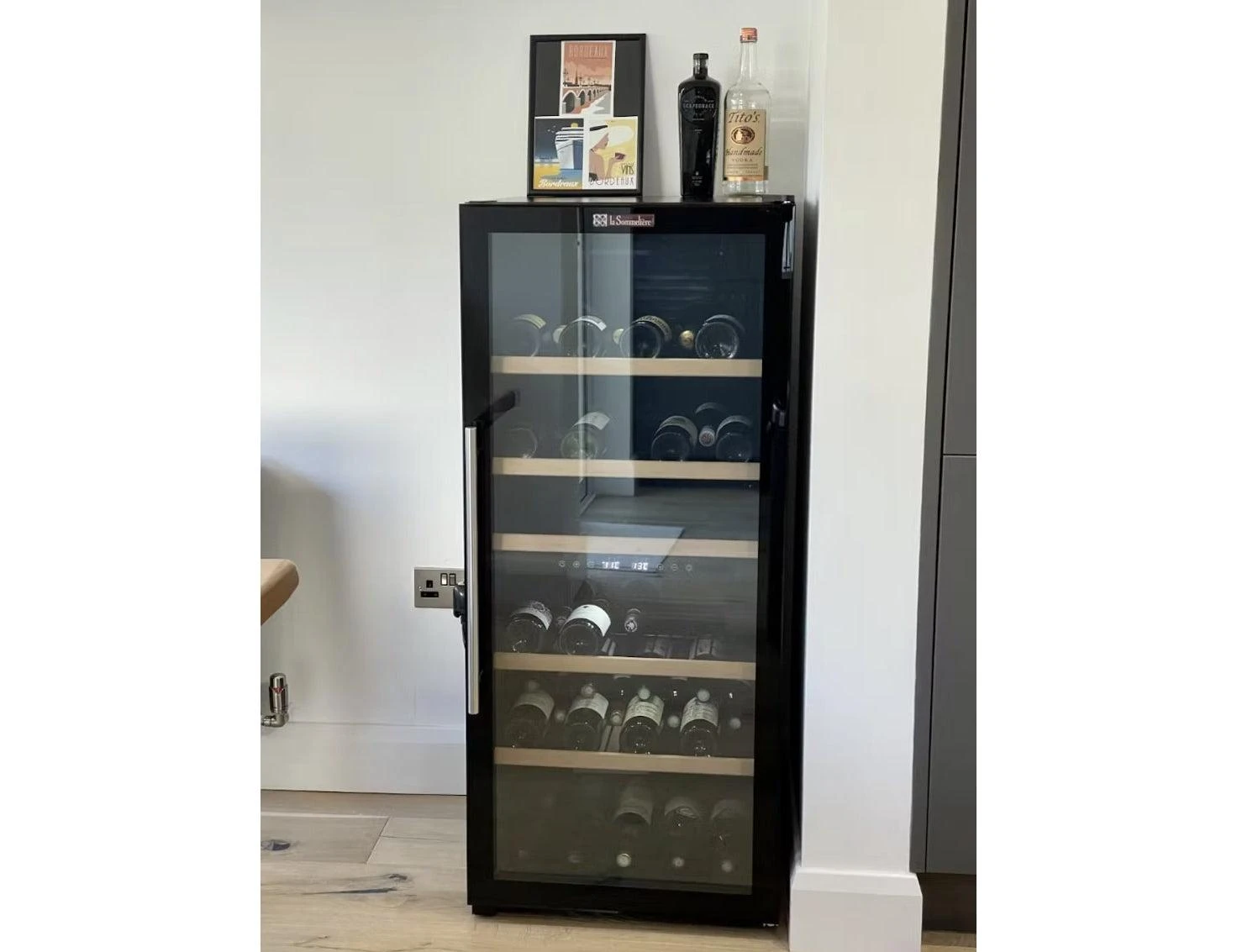 La Sommelière Freestanding Black Wine Fridge - Dual Zone 550mm 102 Bottle - SLS102DZ - Image 2